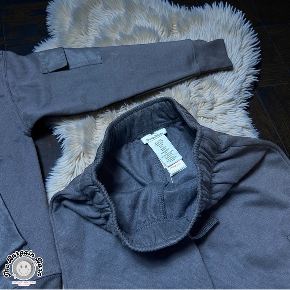Tommy Bahama Kids 2 Piece Sweatshirt Jogger Outfit Set Charcoal Gray NWT (5/6) - Picture 5 of 7